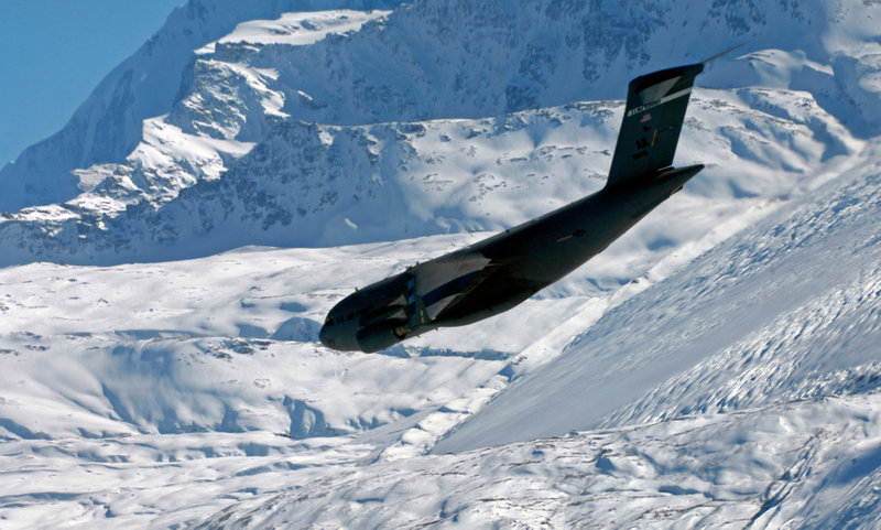 Illustration for article titled 50 Totally Stunning Combat Aircraft Photos Taken Around Alaska